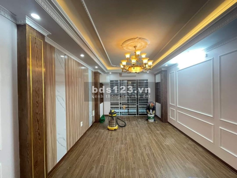 Bán tòa nhà mặt phố Tôn Đức Thắng, thang máy diện tích 105m2 đúc 7 tầng, giá 37 tỷ
