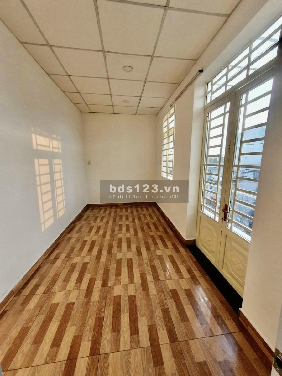 Bán nhà đường Võ Văn Ngân sát Vincom Thủ Đức, xe tải tránh, giá chỉ 4,75 tỷ.
