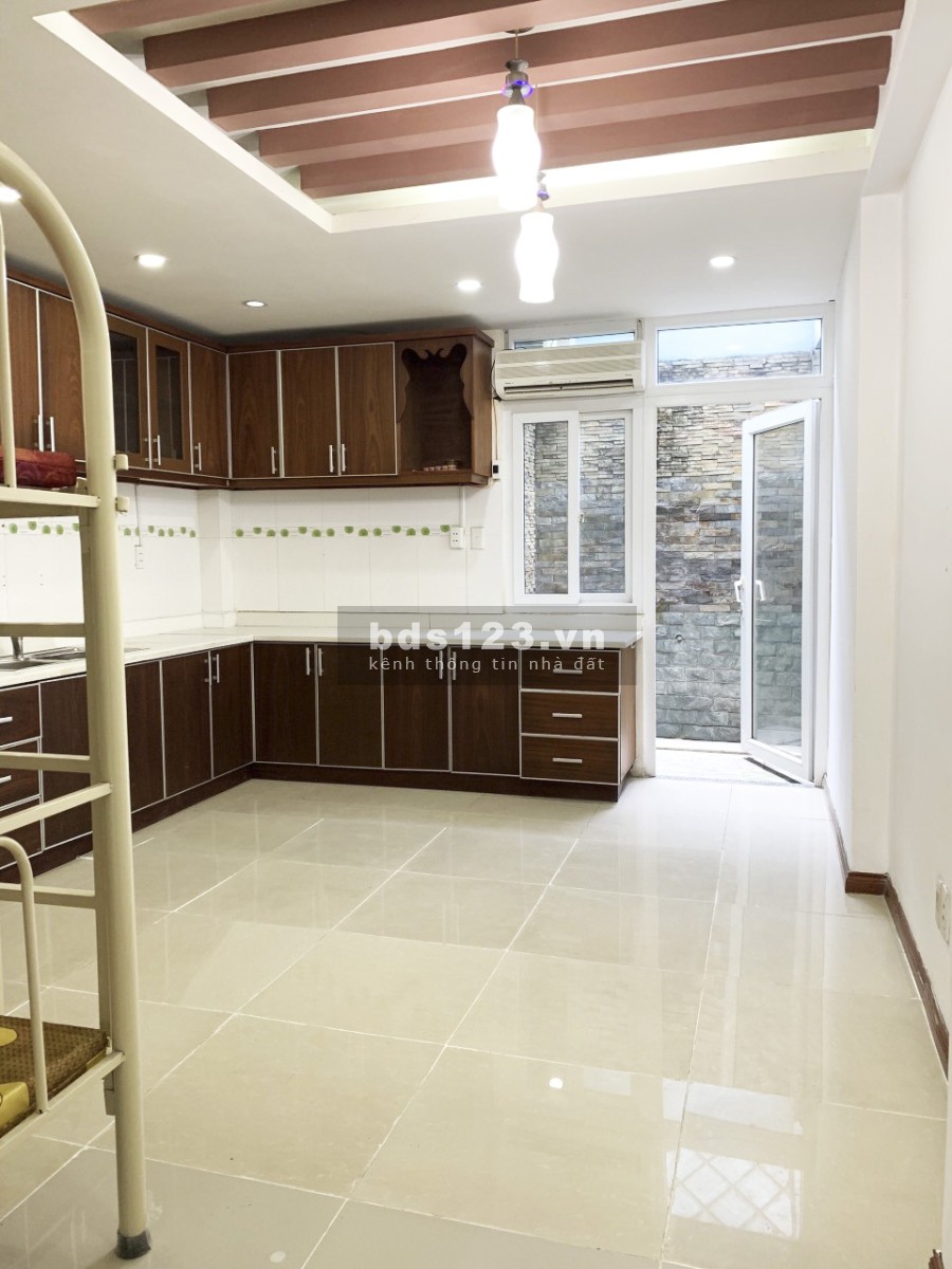Bán nhà 4 lầu mặt tiền đường số cách Lâm Văn Bền 20m, phường Tân Quy, Quận 7