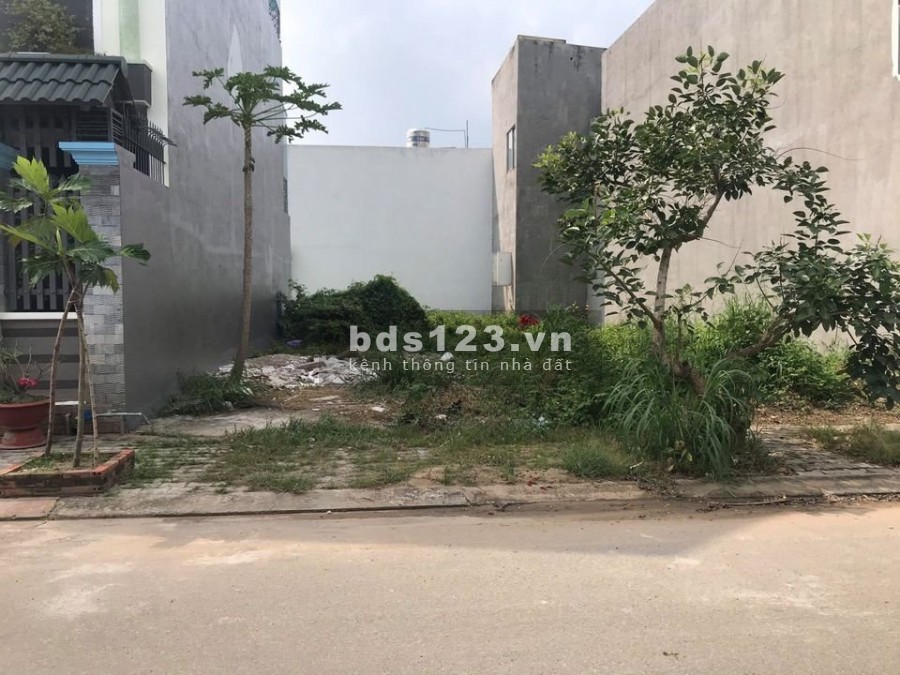 Cần Bán gấp lô đất gàn khu dân cư Intresco chỉ 1tỷ950 đường xe ra vào thoải mái