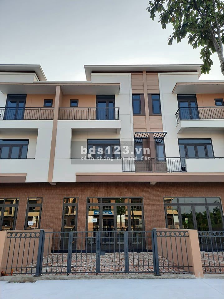 Bán nhà mặt phố 120m2 độc nhất vô nhị tại Từ Sơn giá bán chỉ 9 tỷ, pháp lý chuẩn