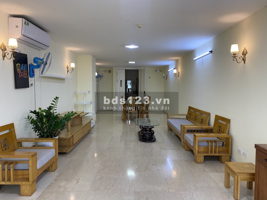 Bán nhanh căn hộ P1 Ciputra tầng trung, 145m2, 3PN, đủ đồ, hướng Tây Bắc. Giá 4.6 tỷ