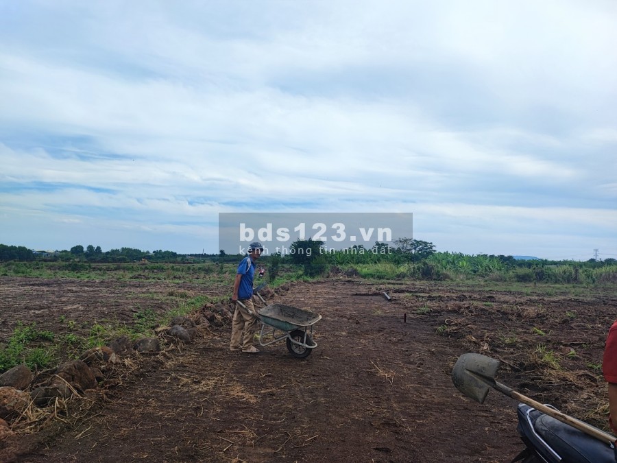 Cần trả nợ bán gấp diện tích sử dụng 856m2, giá 950 triệu đất vườn Hưng Thịnh.