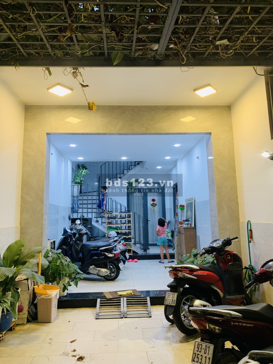 Bán nhà ở mặt tiền đường số 6 phường 15 GV có kết hợp 10 phòng cho thuê cao cấp
