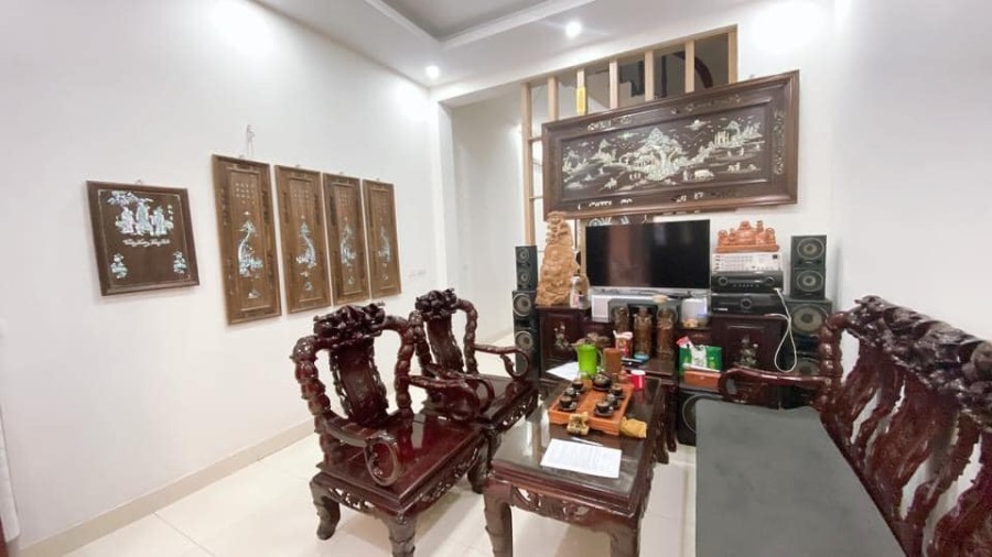 Nhà đẹp Mỹ Đình cách phố 20M ô tô đỗ cửa giá bán 4,8 tỷ sổ chính chủ, liên hệ 0983161393