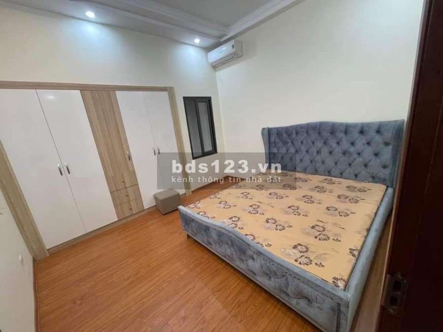 Cần bán nhà 3 mặt thoáng phố Hoàng Mai, diện tích sử dụng 32m2, 4 tầng, giá bán 3 tỷ