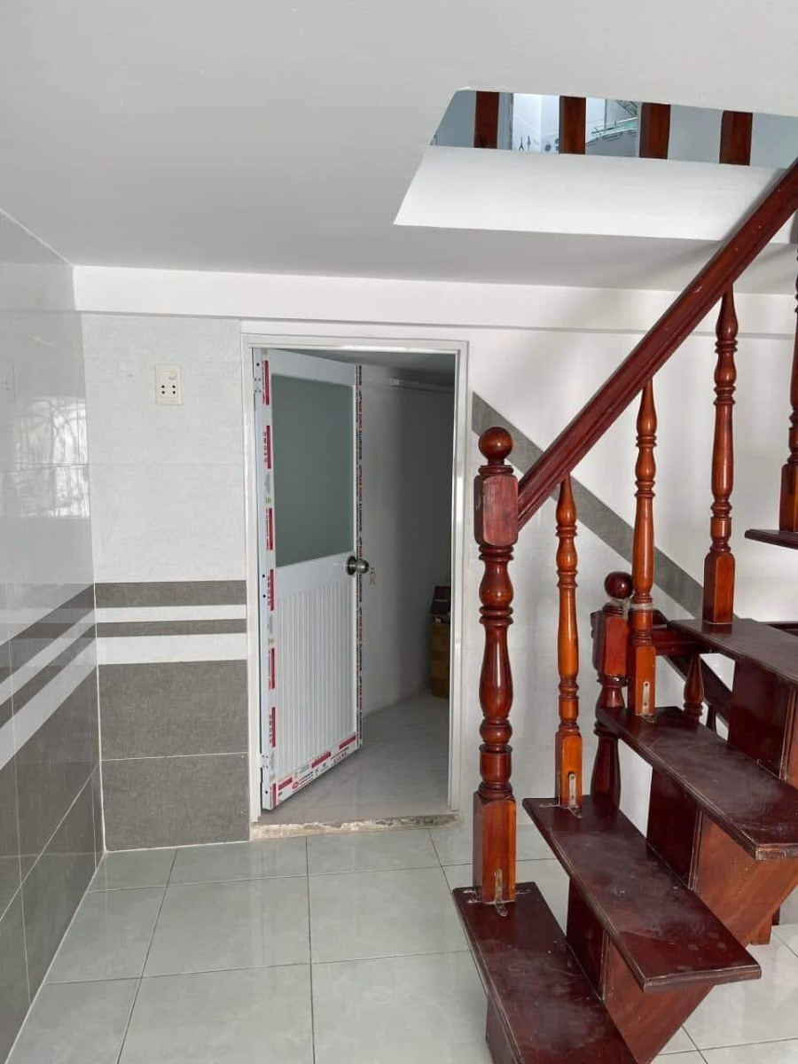 Bán gấp nhà đường Quang Trung phường 10, Gò Vấp, dtsd 39m2, 3 tầng, giá bán 3.2 tỷ