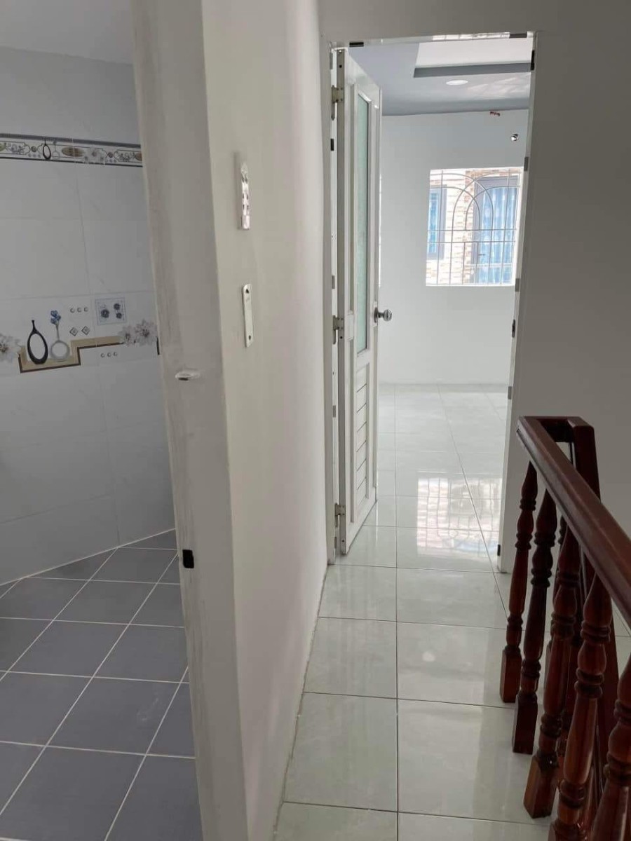 Bán gấp nhà đường Quang Trung phường 10, Gò Vấp, dtsd 39m2, 3 tầng, giá bán 3.2 tỷ