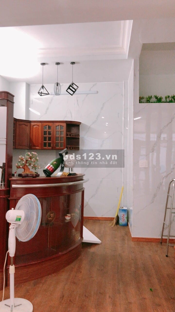 Nhà nguyên căn một xẹt Năm Châu hơn 60m2, Quận Tân Bình giá bán 7.9 tỷ, lh 0908378406