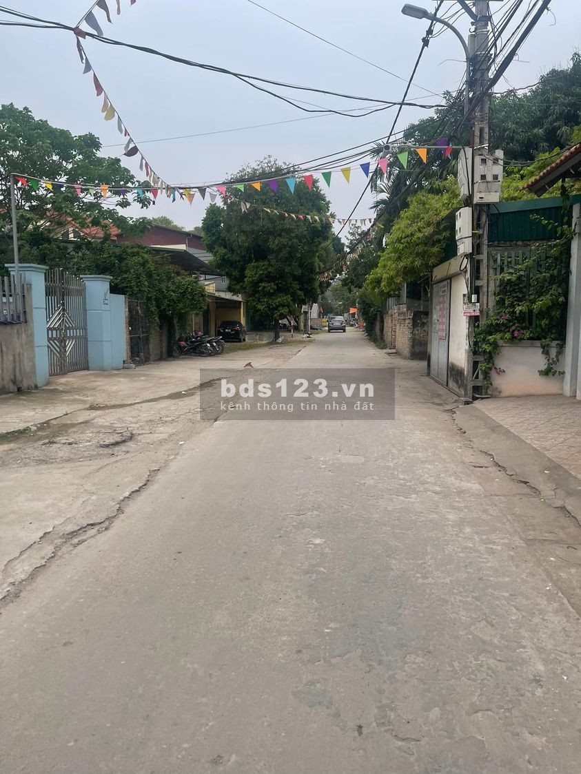 Cần bán 160m2 đất thổ tại trung tâm xã Đông Dư. Vị trí siêu đẹp, đầu tư sinh lời.