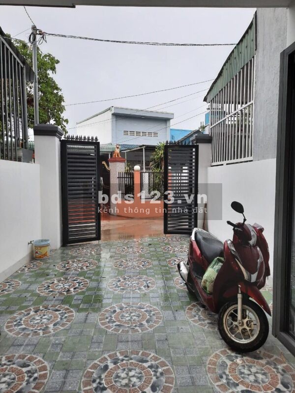 Nhà đẹp như hình , giá 700tr full nội thất ,84m2(2pn2wc) dọn ở ngay, vay 0 ls SHR liên hệ 0395171772