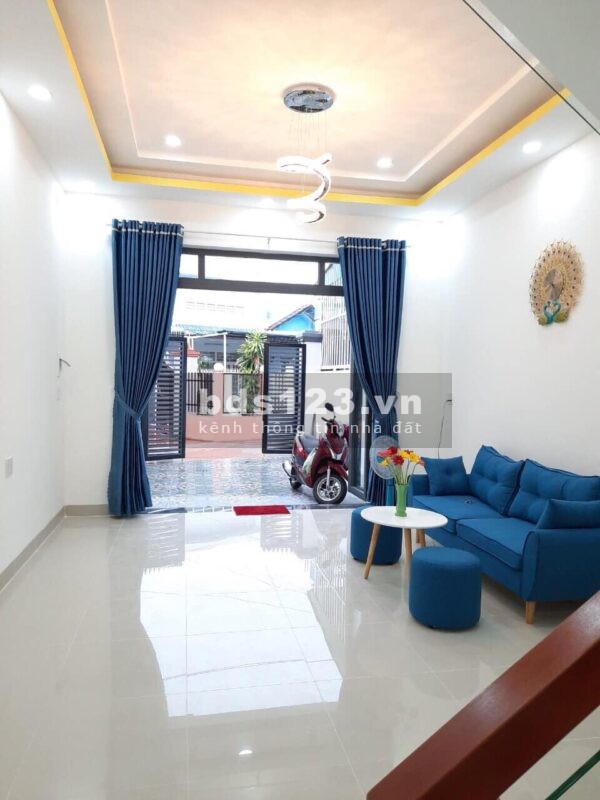 Nhà đẹp như hình , giá 700tr full nội thất ,84m2(2pn2wc) dọn ở ngay, vay 0 ls SHR liên hệ 0395171772
