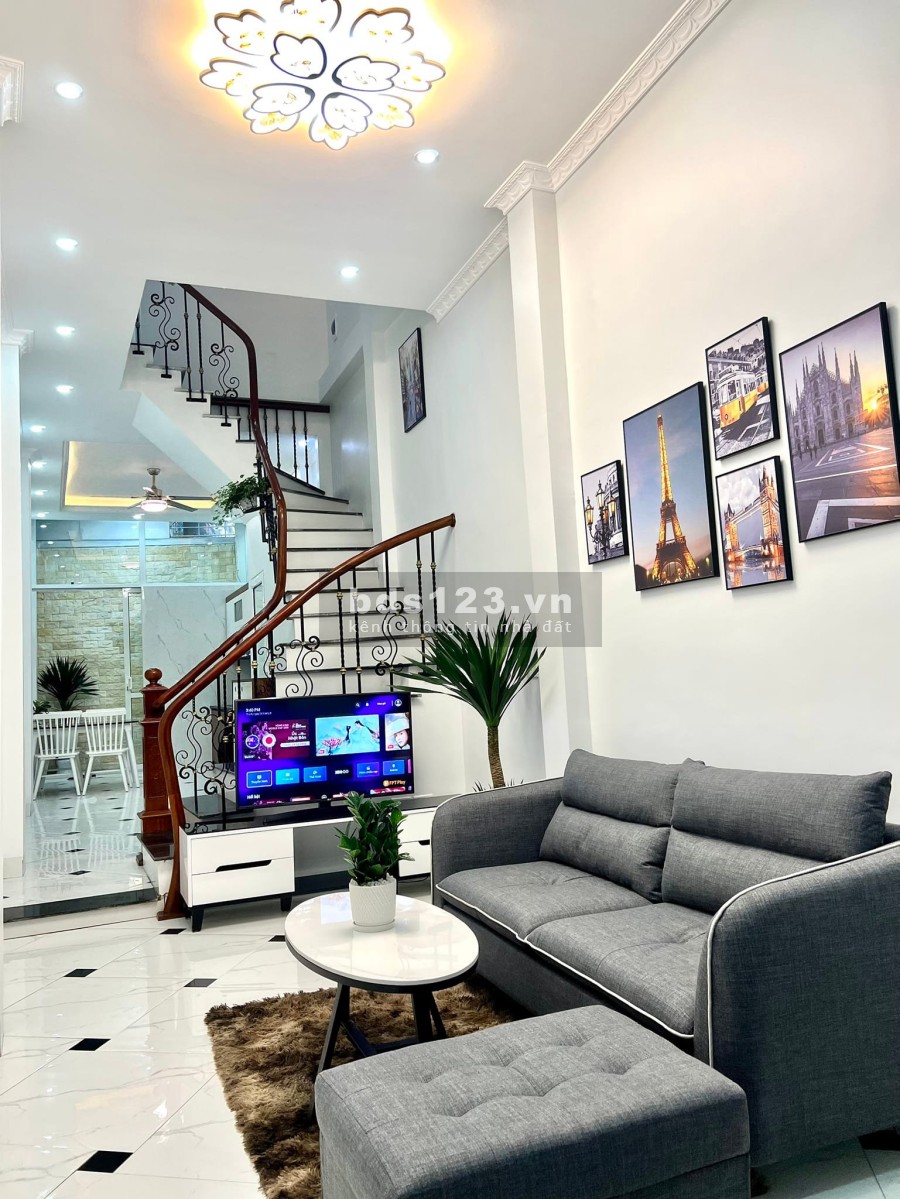 Bán nhà phố Tây sơn, gần ô tô, diện tích sử dụng 30m2 đúc 5 tầng, giá chỉ 3.1 tỷ