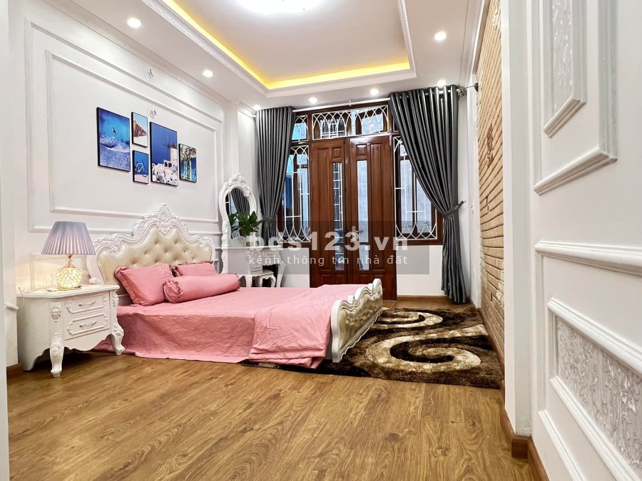 Bán nhà Láng trung, Vũ Ngọc Phan, gần ô tô, 70m2 x 4 tầng, giá chỉ 7.3 tỷ khu dân cư đông