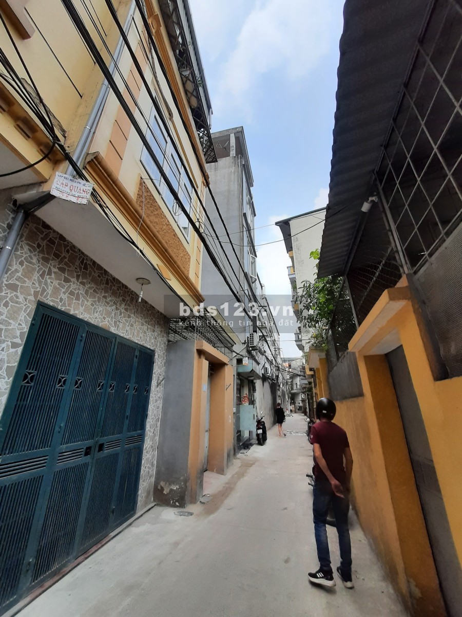 Bán nhà riêng Phố Nguyễn Chính, quận Hoàng Mai ngõ 3 gác tránh, kinh doanh tốt.