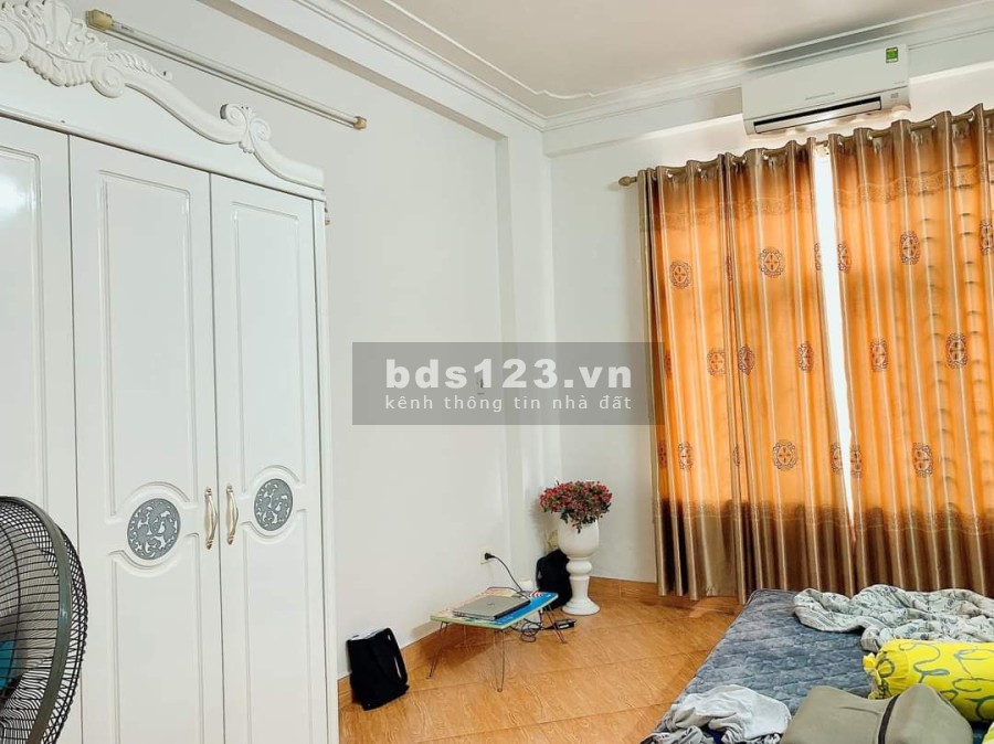Bán nhà riêng Phố Nguyễn Chính, quận Hoàng Mai ngõ 3 gác tránh, kinh doanh tốt.