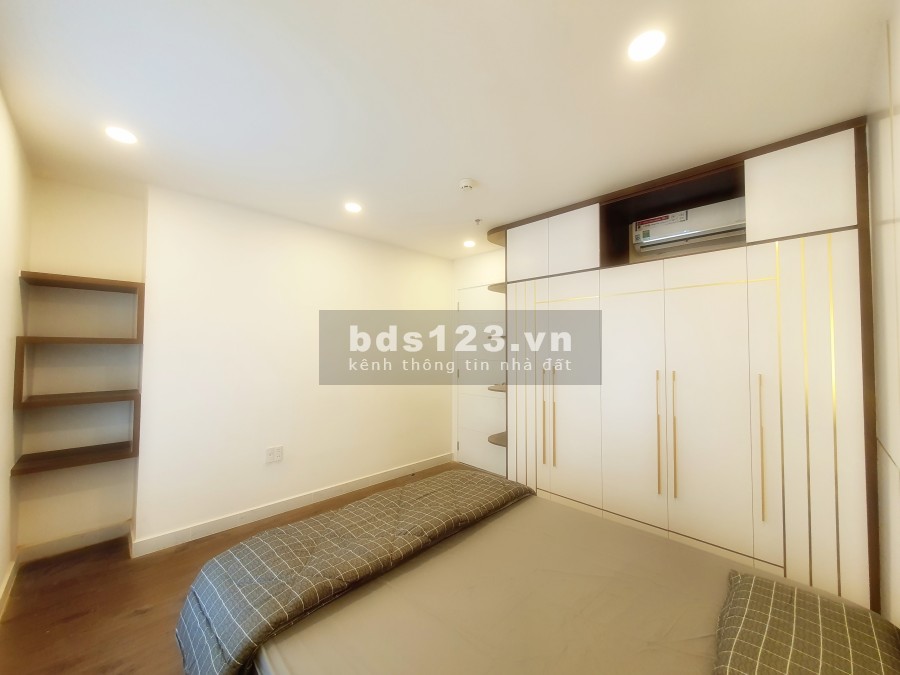 Căn 2PN 58m2 tại chung cư Terra Royal - Bán 5.5 tỷ. Có HĐMB hướng Đông Bắc Landlamark 81