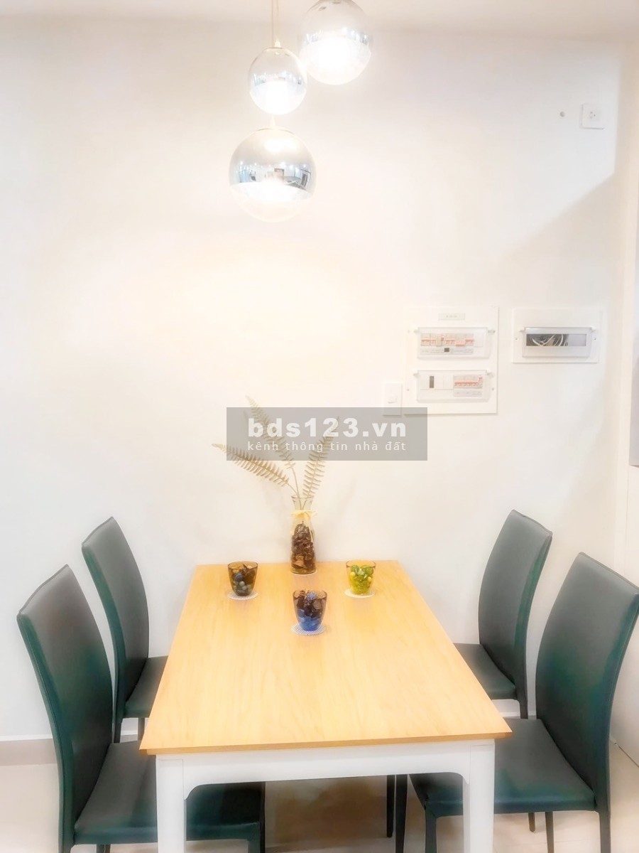 Căn 2PN diện tích 71m2 tại Kingston Residence, view Đông Nam. Giá bán: 4.99 tỷ có HĐMB