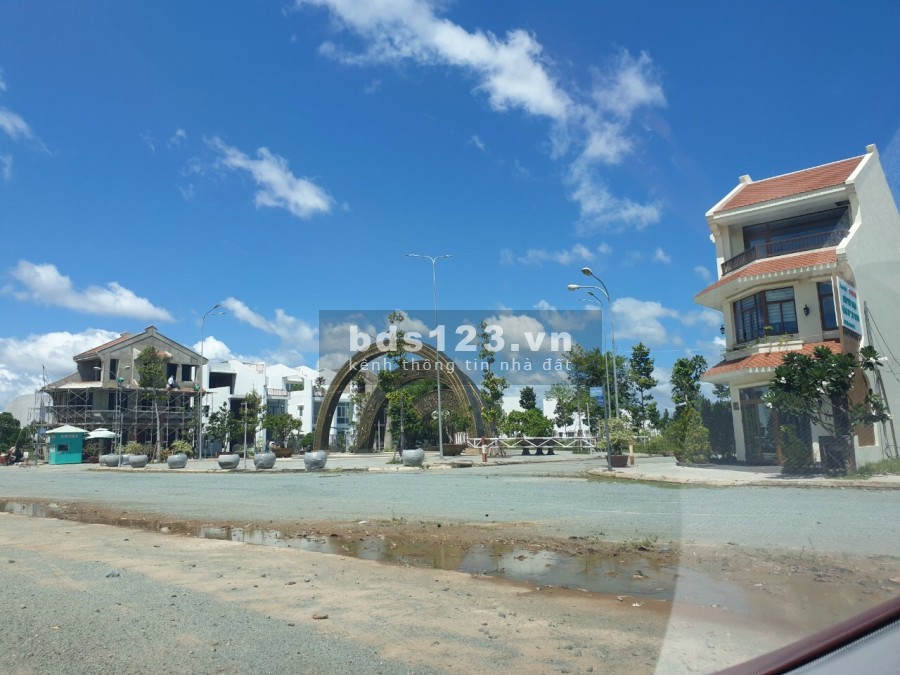 Bán đất Làng Sen . Bán đất mặt tiền đường Làng Sen đã có sổ hồng 5 x 20 m