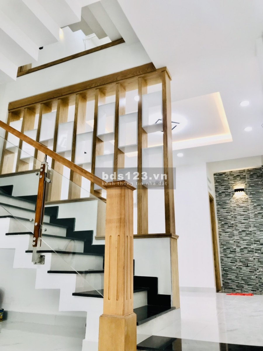 Cho thuê nhà nguyên căn Thới An 22, Quận 12, đúc kiên cố 5 tầng, kiến trúc đẹp còn mới
