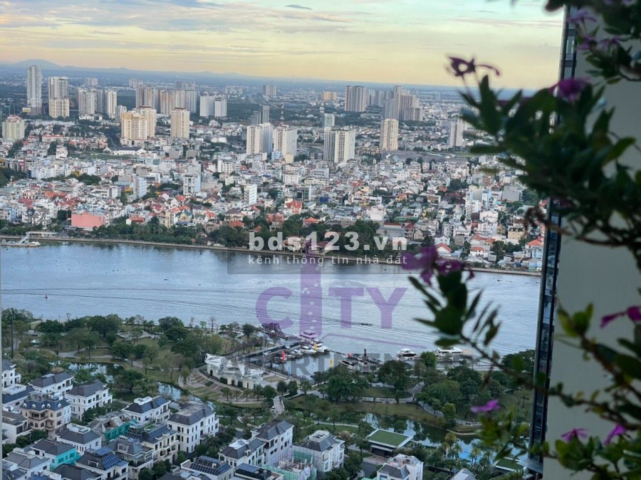 Bán căn hộ 2pn, 2wc chung cư Vinhomes Central Park Tân Cảng tầng cao, view thoáng