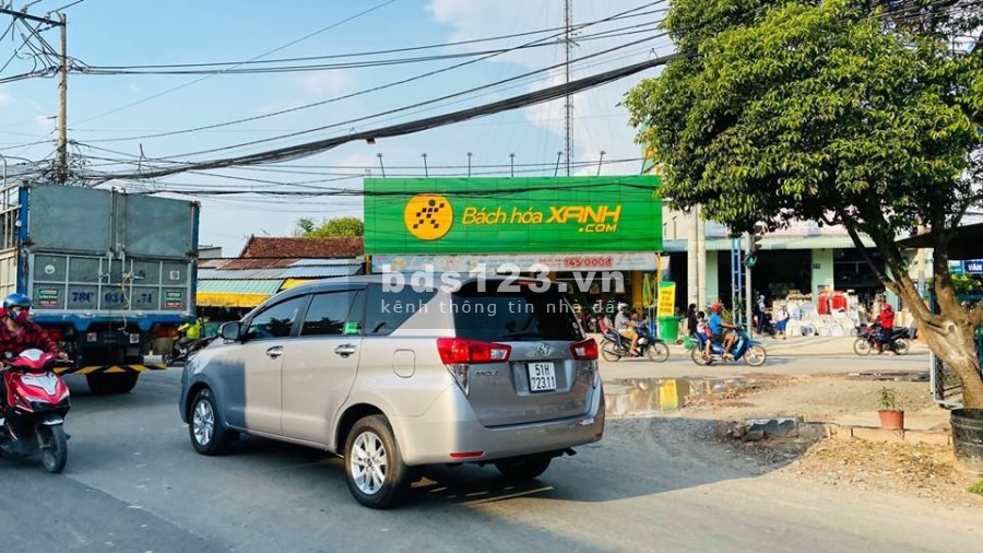 Cần bán gấp lô đất gần chợ Bình Chánh chỉ 2ty400 đường lớn xe vào tận nơi