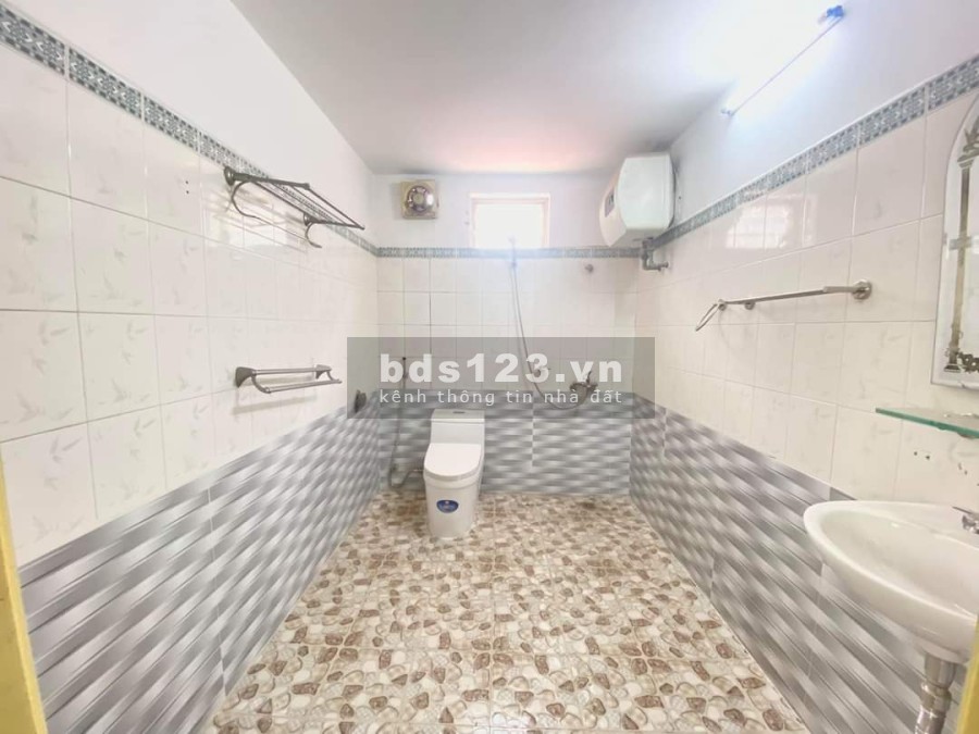 Nhỉnh 6 tỷ nhà đẹp Linh Đàm diện tích rộng ngõ thông ô tô gần phố, lh 0335803979