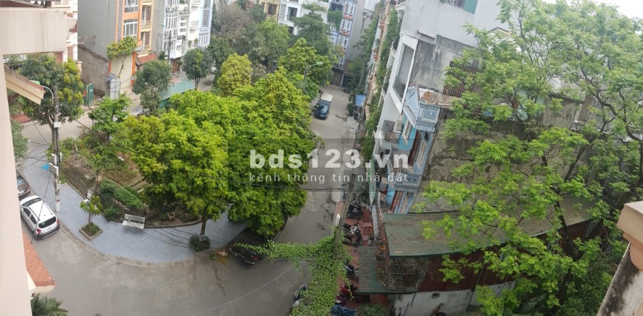Cho thuê phòng khép kín 22m2 tầng 2 nhà liền kề KĐT Đền Lừ 2, full điều hòa nóng lạnh, cạnh vườn hoa