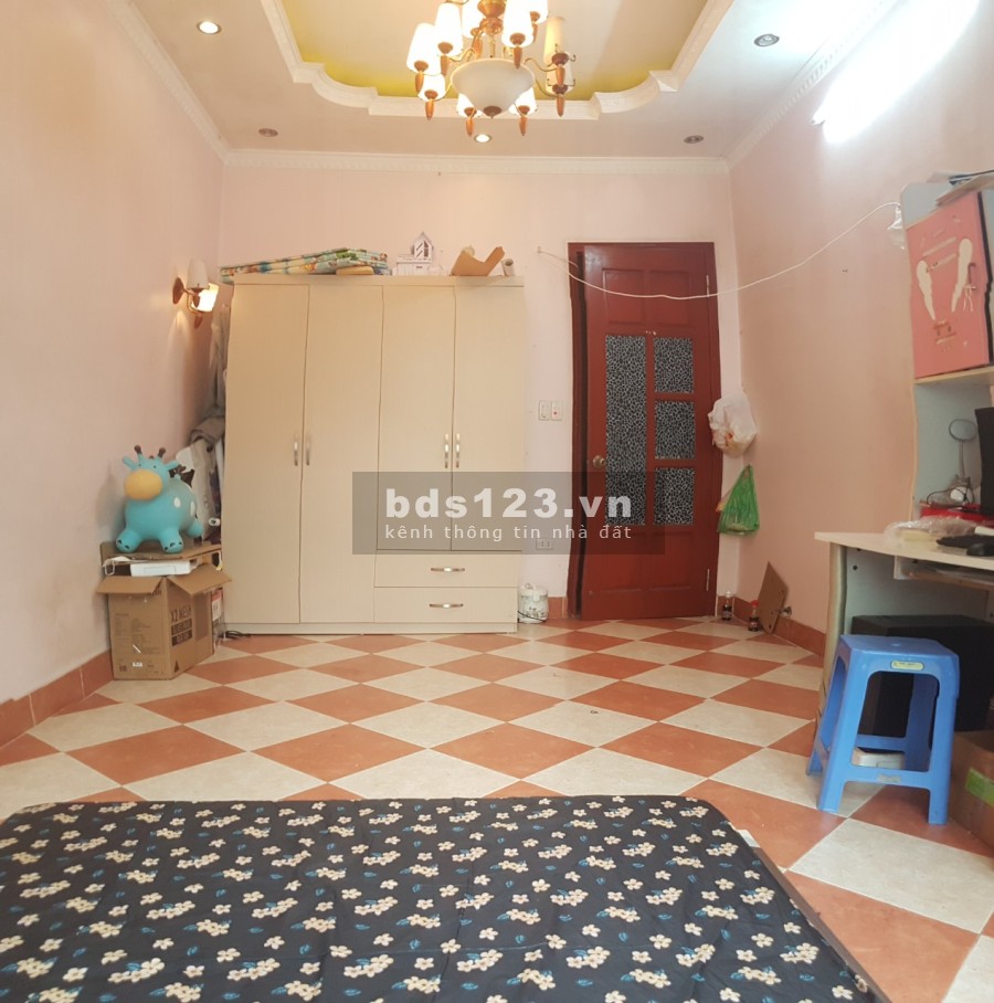 Cho thuê phòng khép kín 22m2 tầng 2 nhà liền kề KĐT Đền Lừ 2, full điều hòa nóng lạnh, cạnh vườn hoa