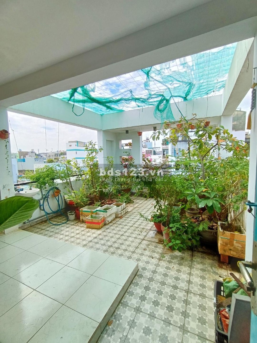 Bán gấp nhà Tân Bình bê tông cốt thép 5 lầu vài bước ra mặt tiền tương lai gần bên công viên