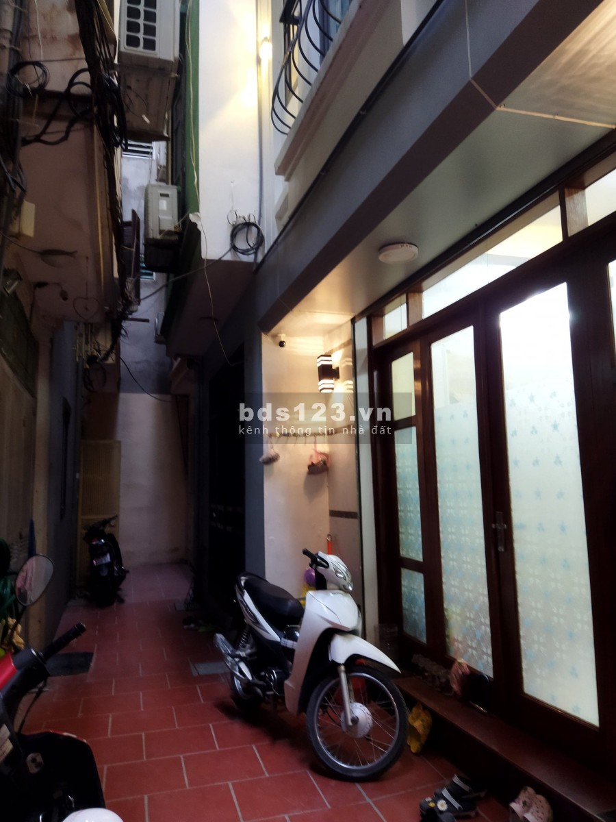 Nhanh Mới Kịp giá bán chỉ 3.3 tỷ, 5 tầng ở luôn cách ô tô 50m phố Hoàng Mai
