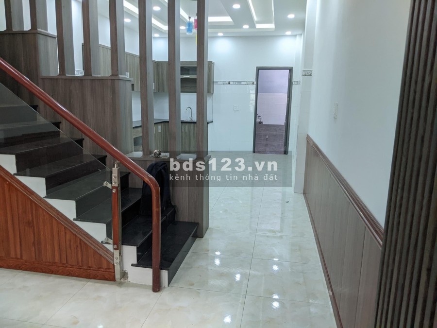 Nhà đẹp Phan Huy Ích, tiện ích xung quanh, xe hơi trong nhà giá bán chỉ 7,7 tỷ