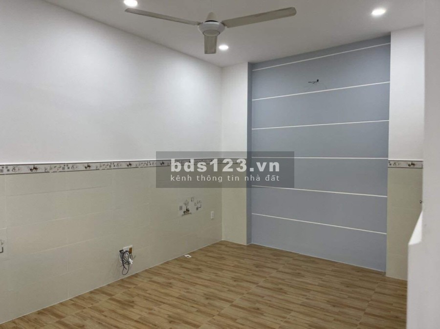 Nhà nguyên căn kinh doanh đỉnh Lạc Long Quân, phường 11, diện tích 50m2, giá nhỉnh 8 tỷ