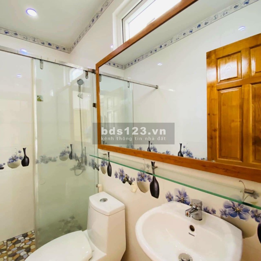 Bán biệt thự vườn khu vực vàng Bình Chánh xây dựng kiên cố, gỗ cao cấp, pháp lý đủ