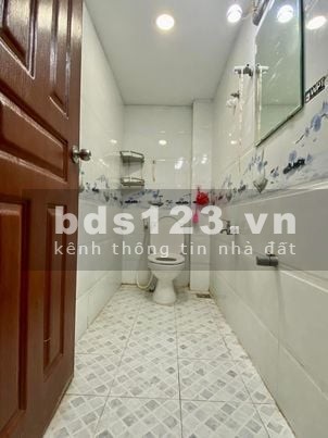 Nhà nguyên căn giá rẻ gần chợ Bà Chiểu, giá tốt để ở, khu an ninh