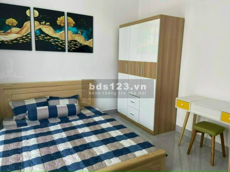 Nhà thiết kế hiện đại (3pn)1 trệt 1 lầu bán 750tr bao sang tên có sổ sẵn ngay Phan Văn Hớn