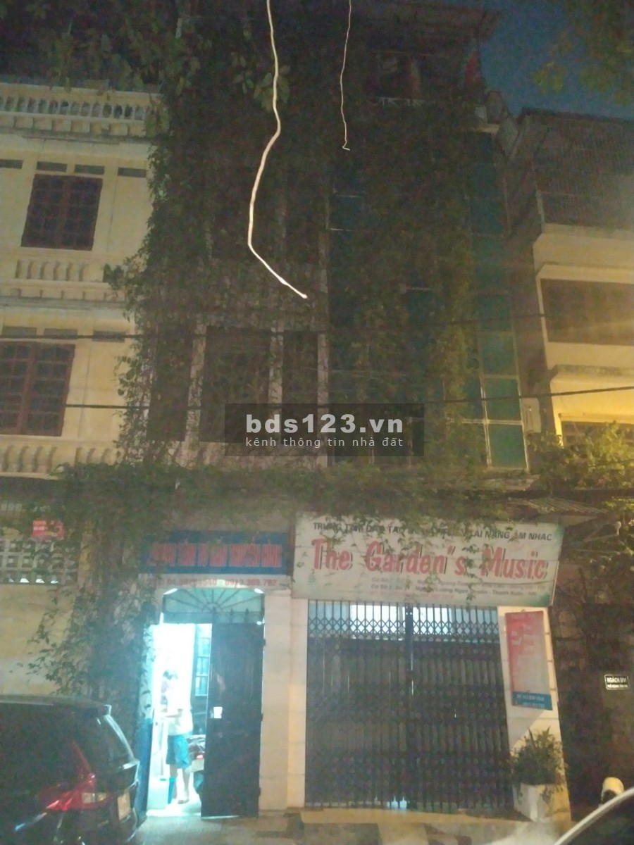 Bán nhà mặt đường Hoàng Tích Trí Quận Đống Đa bìa chính chủ giá bán 10 tỷ, giá tốt