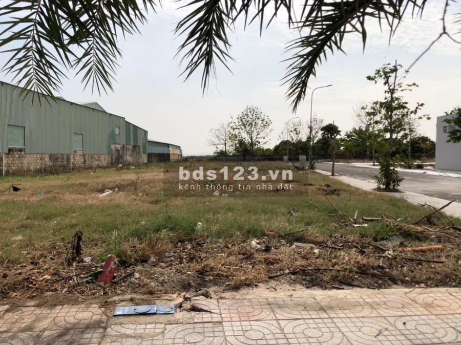 Đất tại trung tâm hành chính Bà Rịa giá 1 tỷ 7 Chính Chủ sổ hồng chính chủ bàn giao ngay