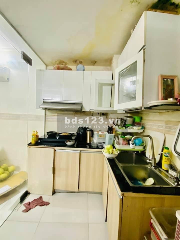 Bán nhà đường Đất Thánh, Tân Bình, diện tích sử dụng 25m2, 4 lầu, giá rẻ, thương lượng