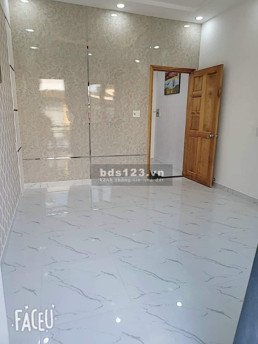 Nhà thiết kế hiện đại (3pn)1 trệt 1 lầu bán 750tr bao sang tên có sổ sẵn ngay Phan Văn Hớn