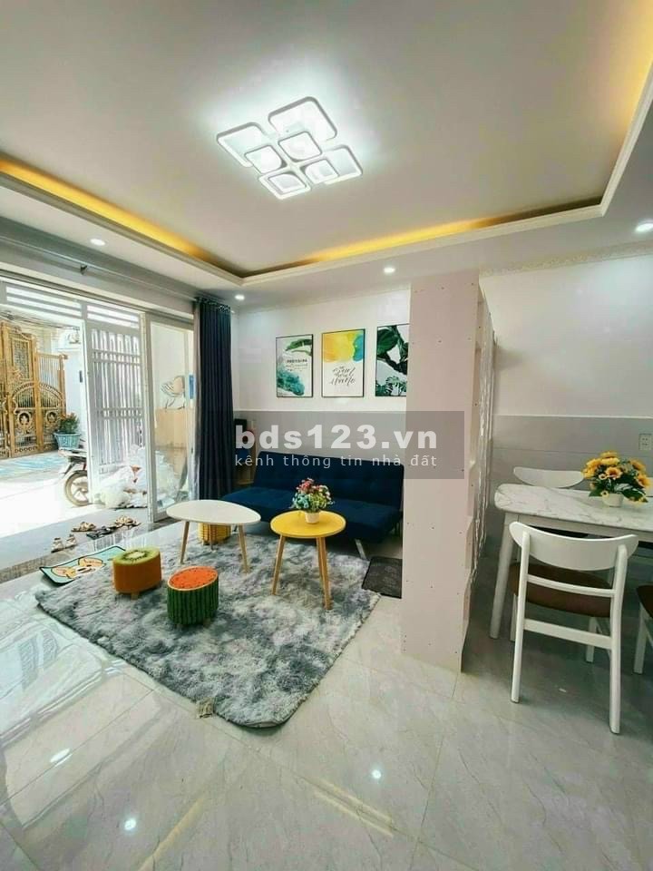 Nhà thiết kế hiện đại (3pn)1 trệt 1 lầu bán 750tr bao sang tên có sổ sẵn ngay Phan Văn Hớn