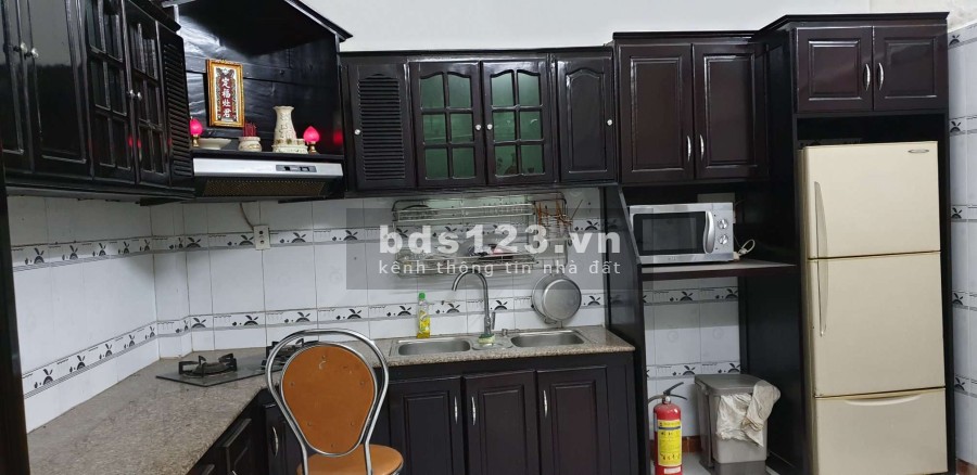 Nhà mặt tiền 3 tầng đường Tôn Đản, nhà chính chủ sổ đỏ, không qua trung gian