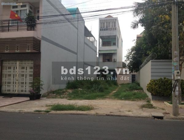 Cần tiền bán gấp lô đất gần khu dân cư Himlam Quận 7 giá bán chỉ 2ty016
