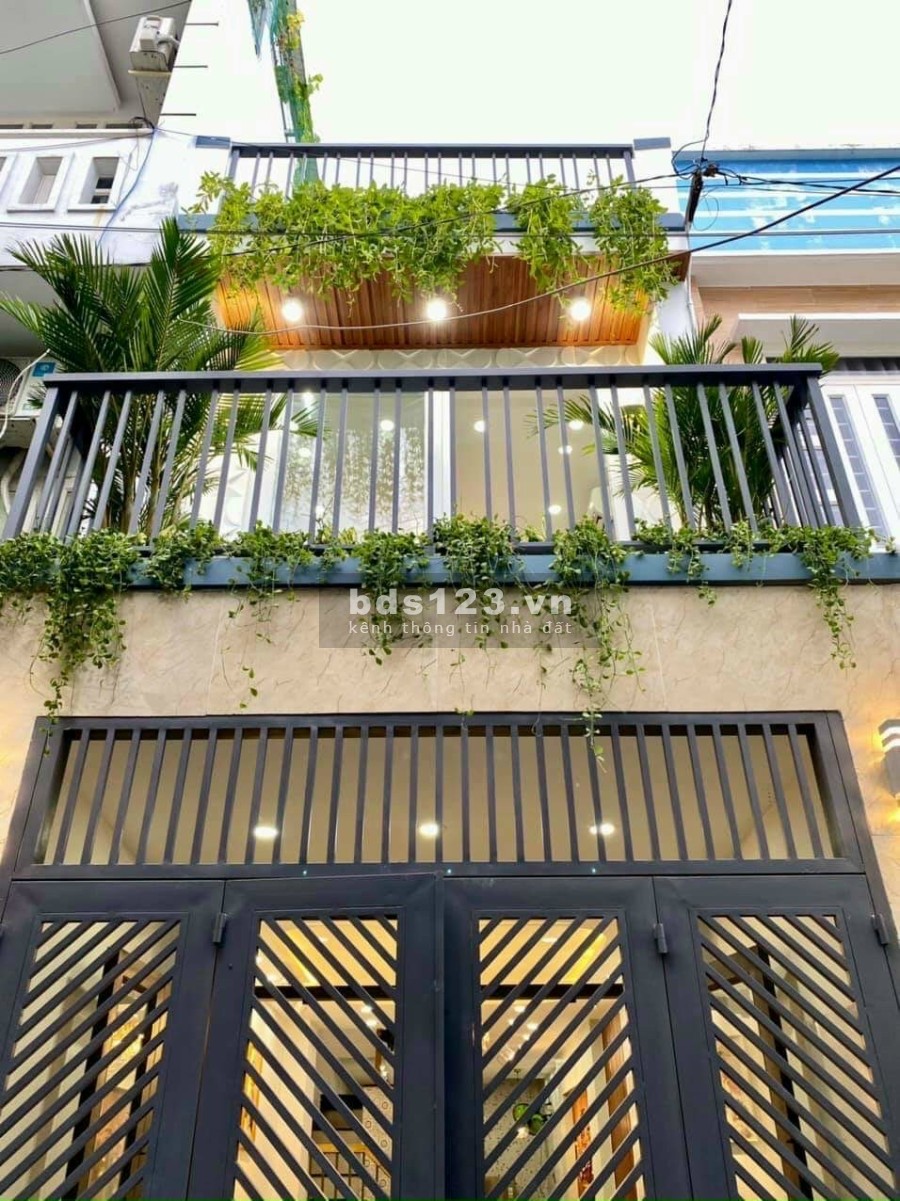 Nhà chính chủ kẹt tiền bán lỗ giá 750 triệu/sổ riêng (1 trệt_1 lầu) gần chợ Hóc Môn.
