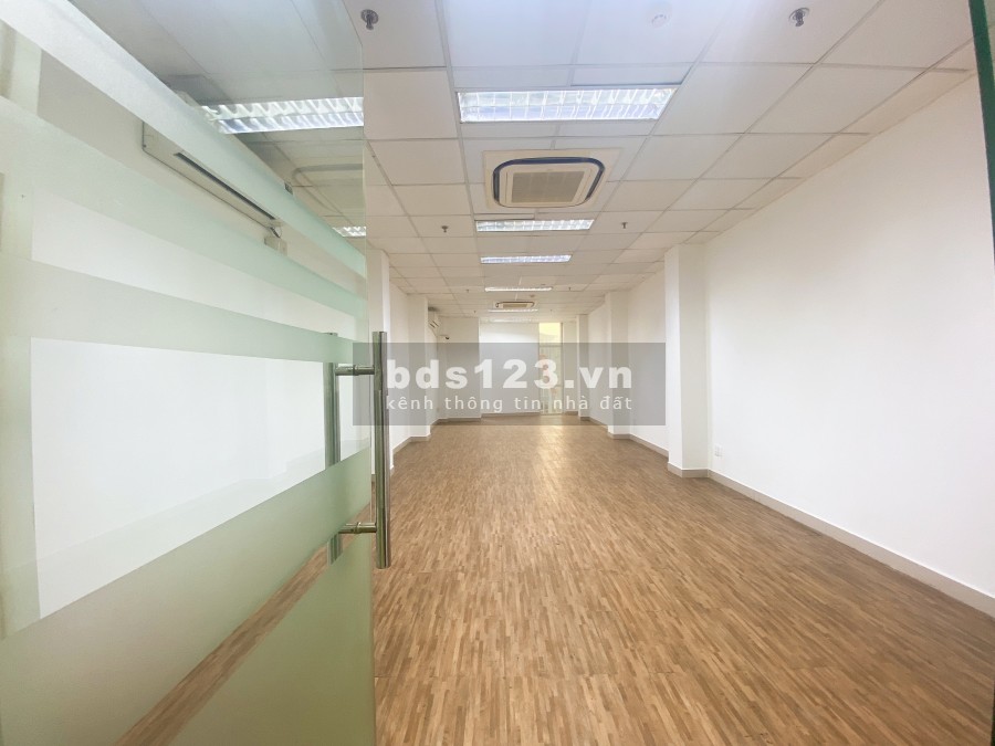 Văn phòng cho thuê trống suốt Tân Bình đầy đủ công năng vào sử dụng ngay
