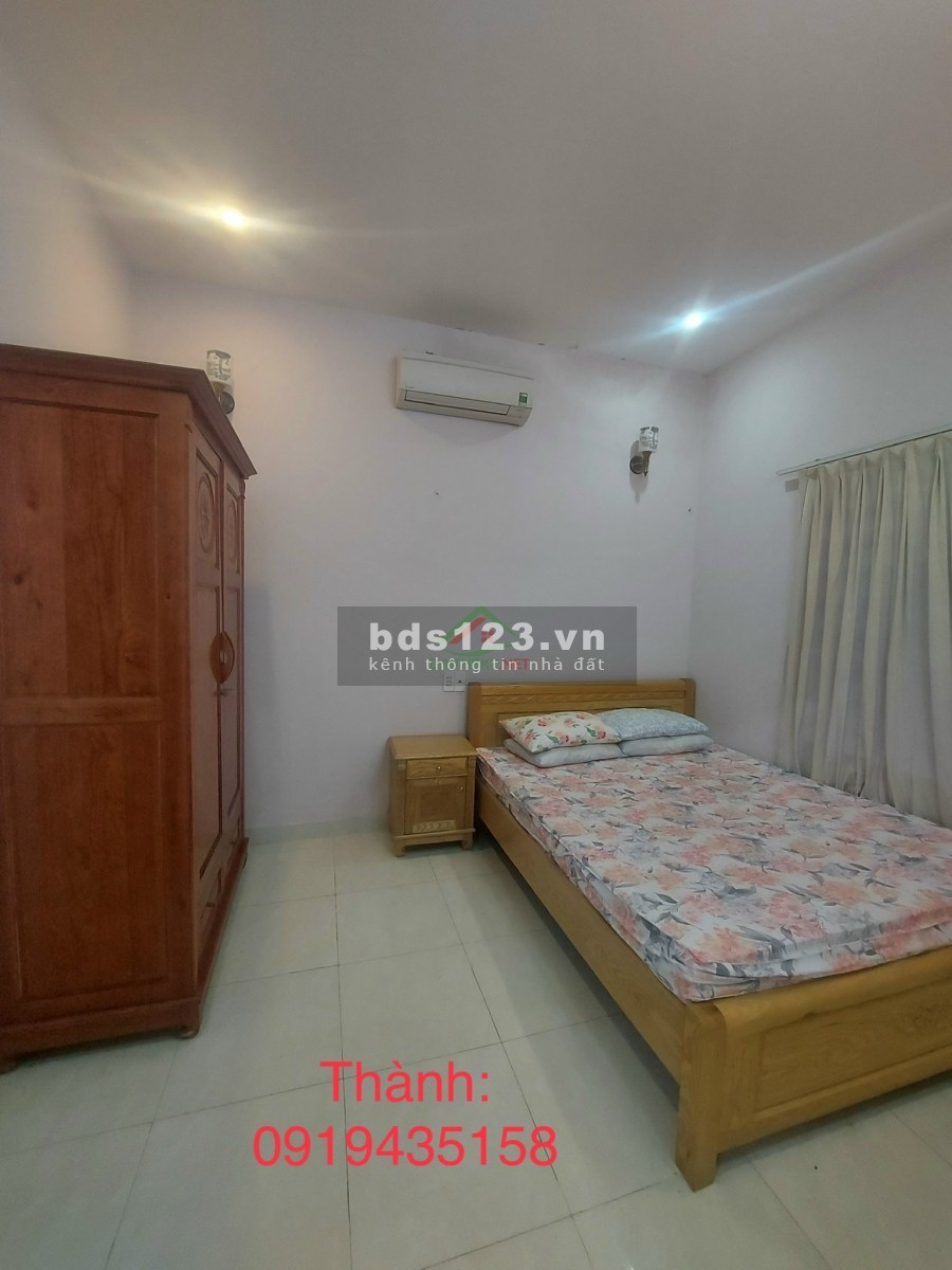 Nhà MT Nghiêm Xuân Yêm, Hành Sơn diện tích sử dụng 5x22, 3 tầng, nhà còn mới 4 phòng ngủ