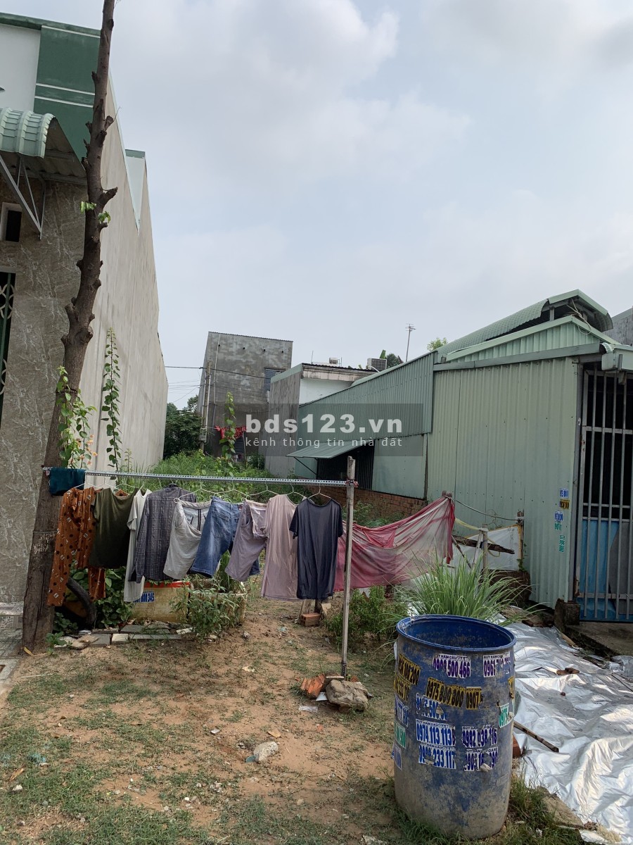 Cần bán lô đất diện tích 150m2 tại khu công nghiệp Mỹ Phước giá rẻ nhất khu.