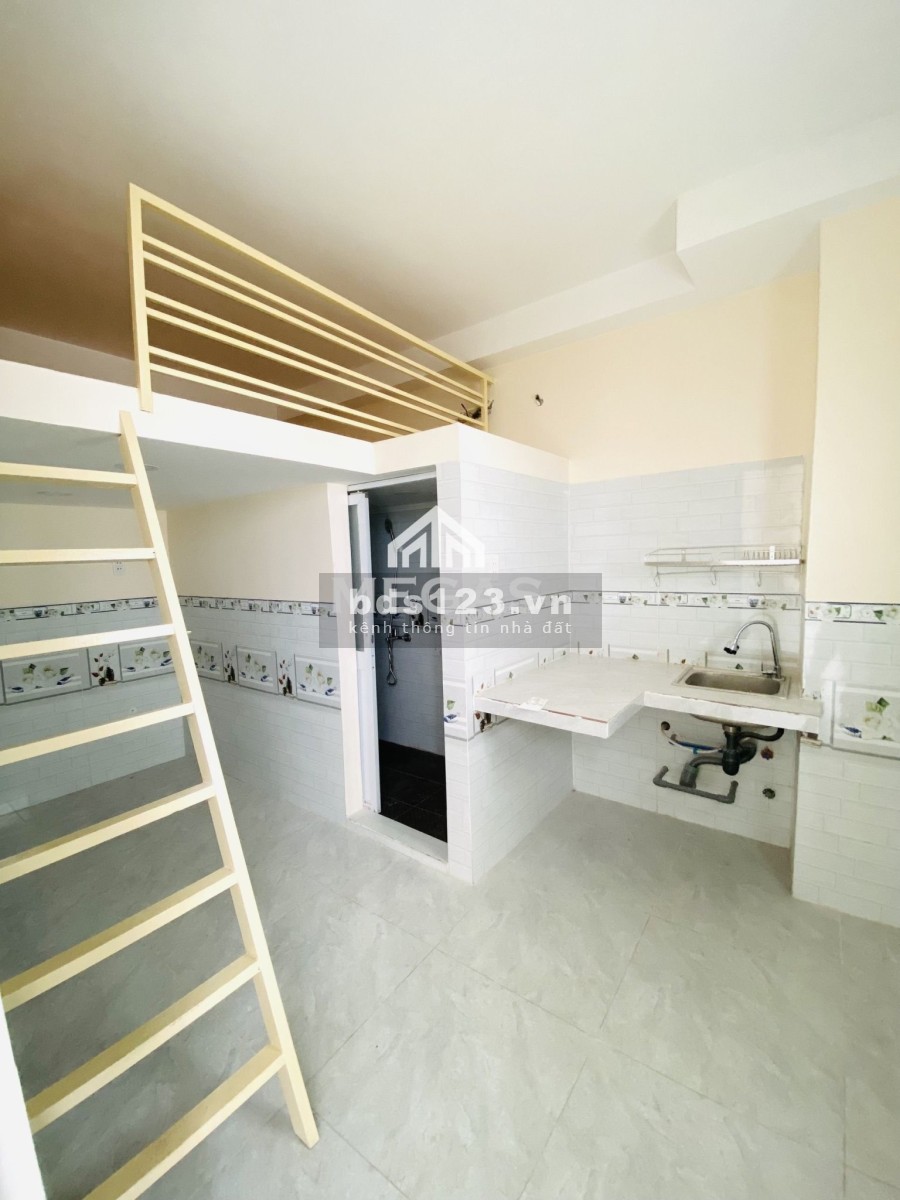 Phòng trọ mới xây full nội thất có ban công ở Hòa Bình có gác rộng, vị trí đắc địa