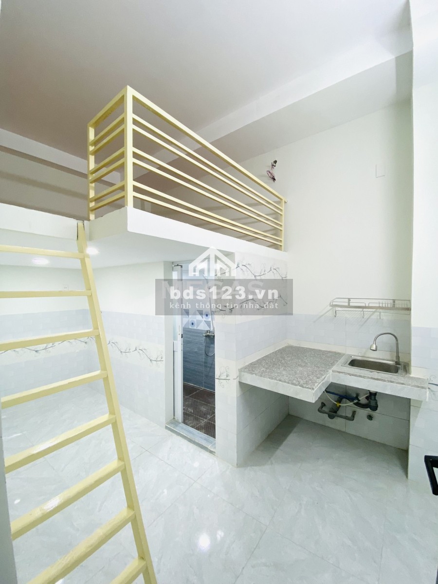 Phòng trọ mới xây full nội thất có ban công ở Hòa Bình có gác rộng, vị trí đắc địa