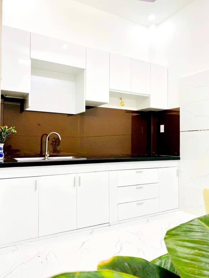 Trốn nợ bán nhanh đang cho thuể 12 triệu tháng. Nhà vuông đẹp DT 35m2 tặng Nội Thất cao cấp, BTCT